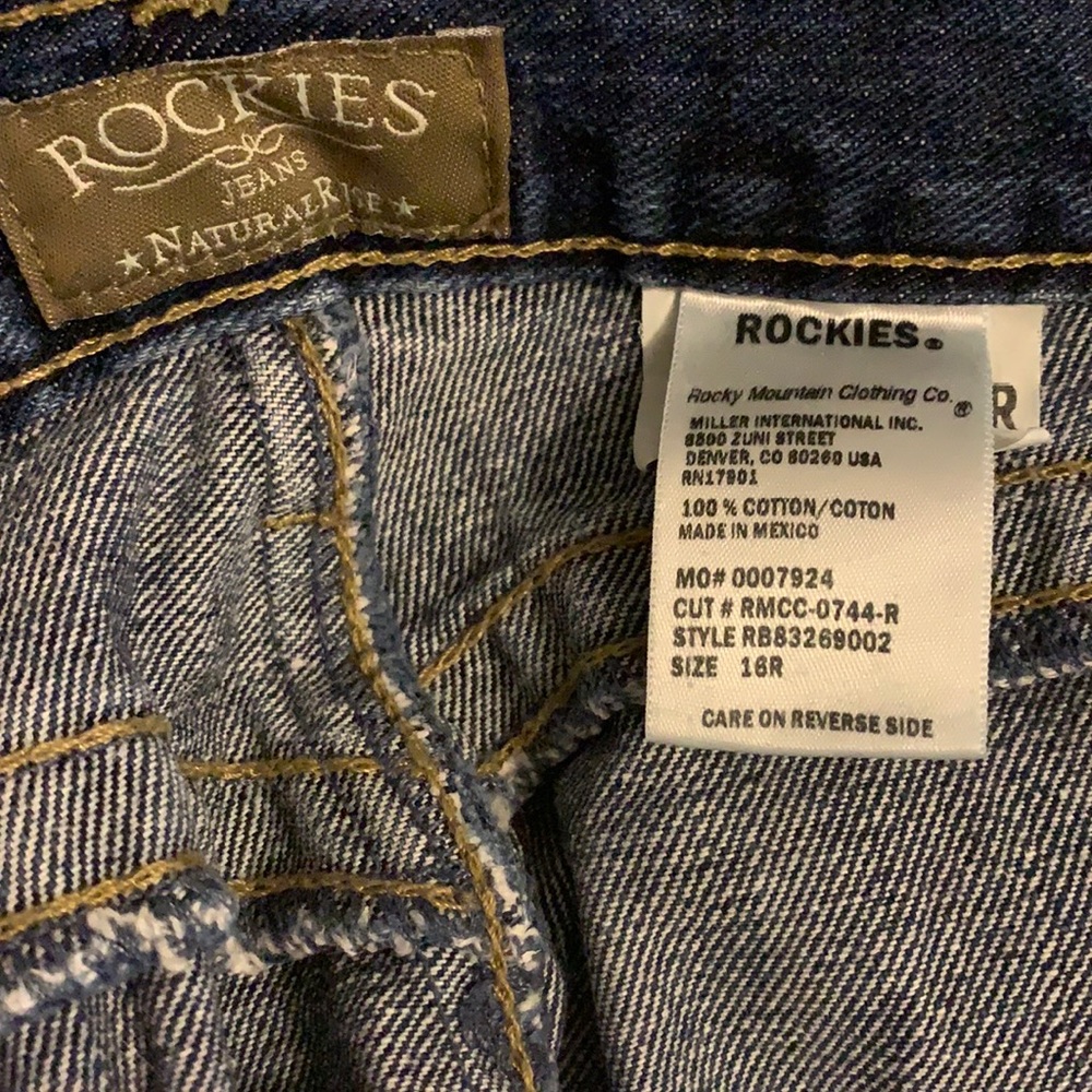 women's rockies in great condition. size 16
